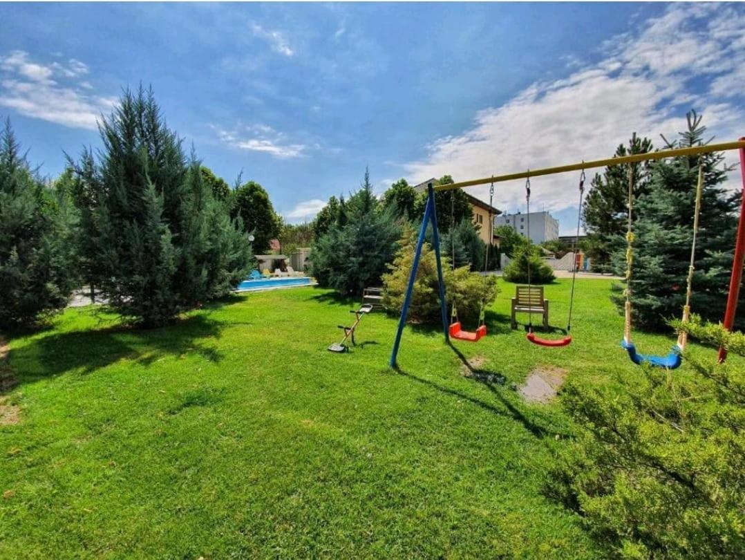 Tranzzit Airport Apartment II Отопени Екстериор снимка