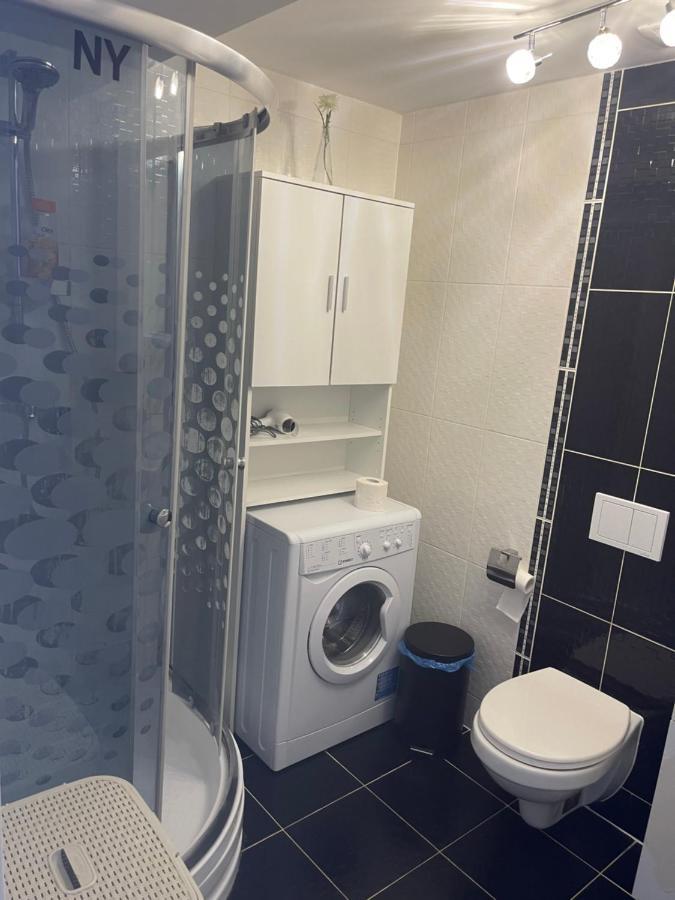 Tranzzit Airport Apartment II Отопени Екстериор снимка