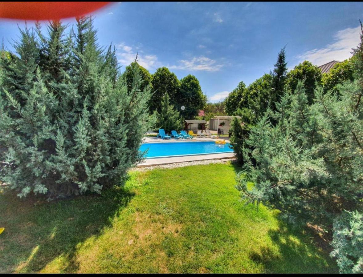 Tranzzit Airport Apartment II Отопени Екстериор снимка