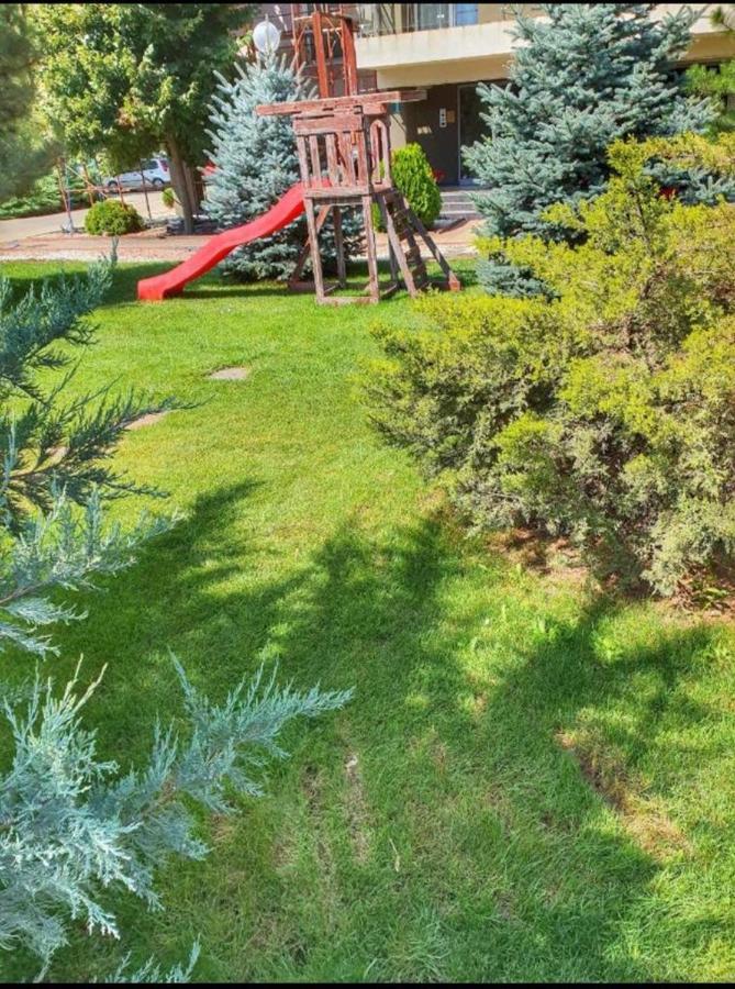 Tranzzit Airport Apartment II Отопени Екстериор снимка