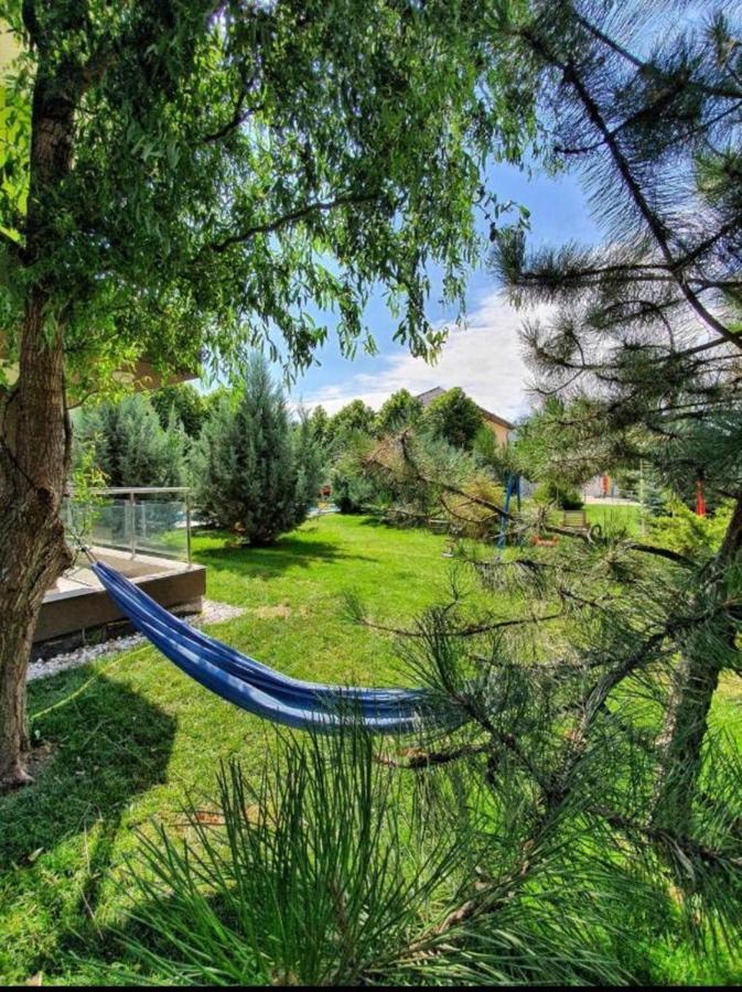 Tranzzit Airport Apartment II Отопени Екстериор снимка